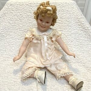DANBURY MINT SHIRLEY TEMPLE PORCELAIN  DOLL  11" TALL ROSE COLOR EYES 1996.